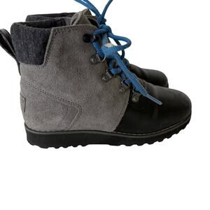 UGG Hilmar Waterproof boy’s boots size 2 black Gray Blue